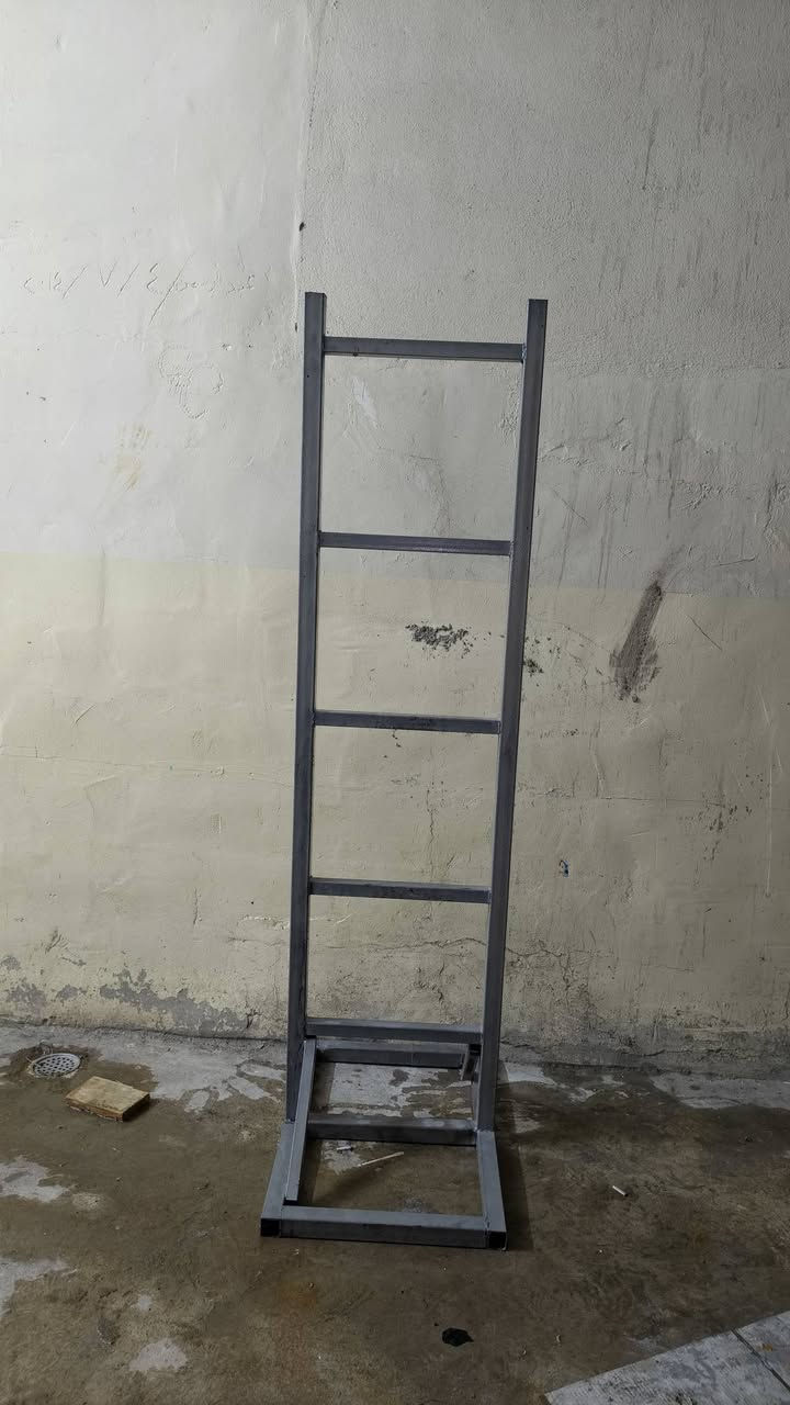 يوجد سكلات جحش للبيع العدد5 الارتفاع 180cm السعر 200الف وبي مجال بسيط تواصل خاص او بل رقم. ***********
