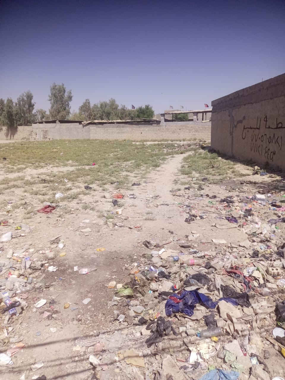 السلام عليكم قطعة للبيع المساحة 300 النزال30 والواجه 10المكان بغداد الحسينية المعامل قرية خلف البدو للاستفسار الاتصال على الرقم ***********
