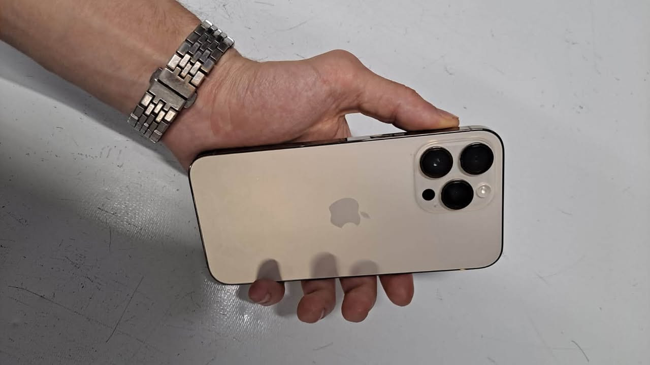 iPhone 14 Pro Max – Gold
📦 المواصفات:

* سعة 256GB
* 🔋 البطارية 96%
* ✅ الموبايل نظيف جدًا
* ✅ ما مبدل أي قطعة، كله أصلي
* ✅ Face ID والكاميرات والشاشة كلها شغالة 100%
* ✅ جاهز للفحص بأي محل

💰 السعر: 650 دولار

📍 الموقع: أربيل


**إذا كنت صاحب هذا الإعلان وتريد حذفه لأي سبب، رجاءا أرسل رسالة إلى الدعم الفني**