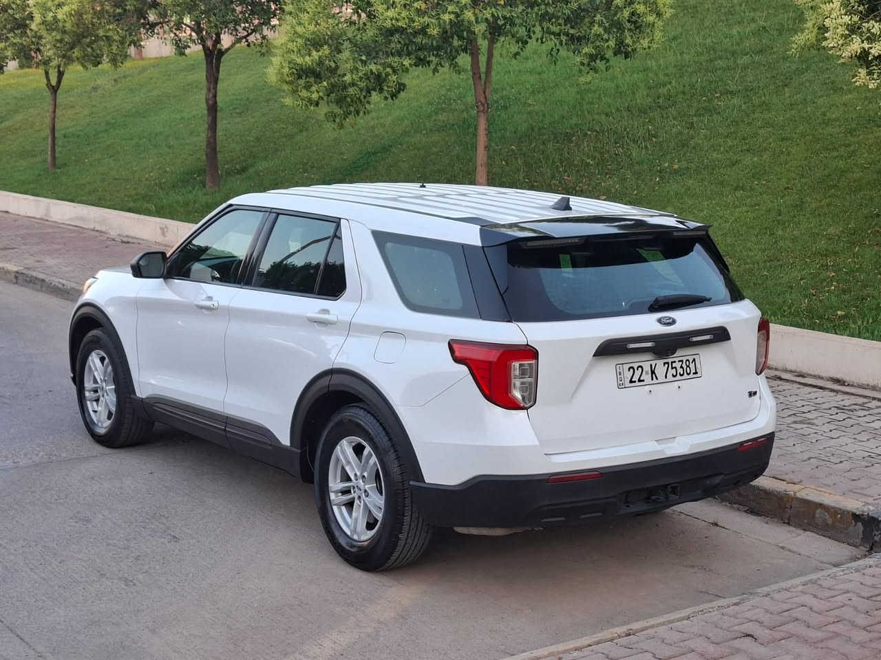 السلام  عليكم ورحمة الله وبركاته
‏‎‏‎       ——— لـلـبـيع  ———

‏‎‏‎فورد اكسبلورر   —  Ford Explorer

‏‎‏‎وراد أمريكي.     —    ايرباك البرده

‏‎‏‎الموديل           —     2021 

فئة.                 —     بوليسي  

حجم المكينه   —      V6/3000توين تيربو 

‏‎‏‎اللون                —      ابيض    

‏‎‏‎المسافه المقطوعه —  50.000 

‏‎‏‎حاله السياره.      —        بدون صبغ  ( التقرير مرفق مع الصور ) 

‏‎‏‎المواصفات 

‏‎-گير تعليك 
‏‎-نظام الدفع 4WD
‏‎-هندبريك بصمه 
‏‎‏‎- تبريد مركزي 
‏‎‏‎- بگ لايت LED 
‏‎-كشنات VIP ( منفصل )
‏‎‏‎-كرسي السايق بحركه كهربائيه
‏‎‏‎-تحكم ستيرن جهتين 
‏‎‏‎-تحديد سرعه 
‏‎‏‎-مانع انزلاق 
‏‎‏‎-ليد نهاري
‏‎‏‎باقي المواصفات المعروفه 

‏‎‏‎السعر            —      اكتب تم ويوصلك السعر مباشر 

‏‎‏‎رقم السياره    —      اربيل 

‏‎‏‎موقع  السياره —      السليمانيه  

‏‎‏‎للأستفسار.     —       *********** - ***********
