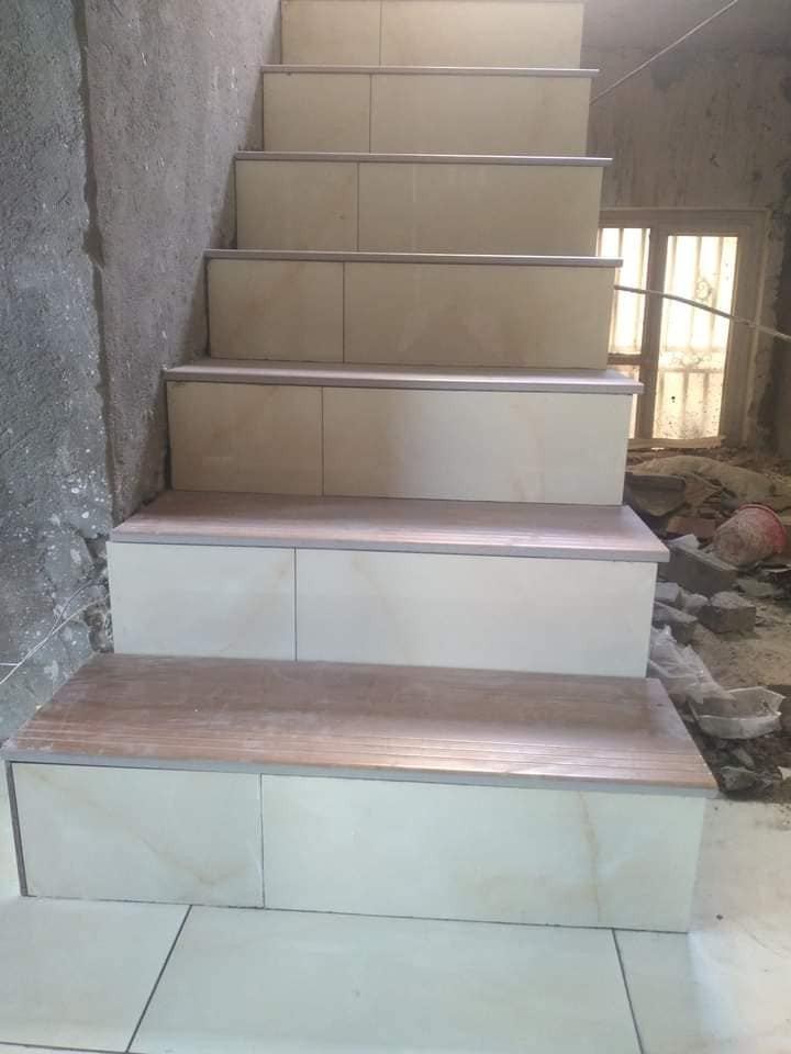 اسطه سيراميك جدران ارضيات وبأسعار مناسبة 
***********
