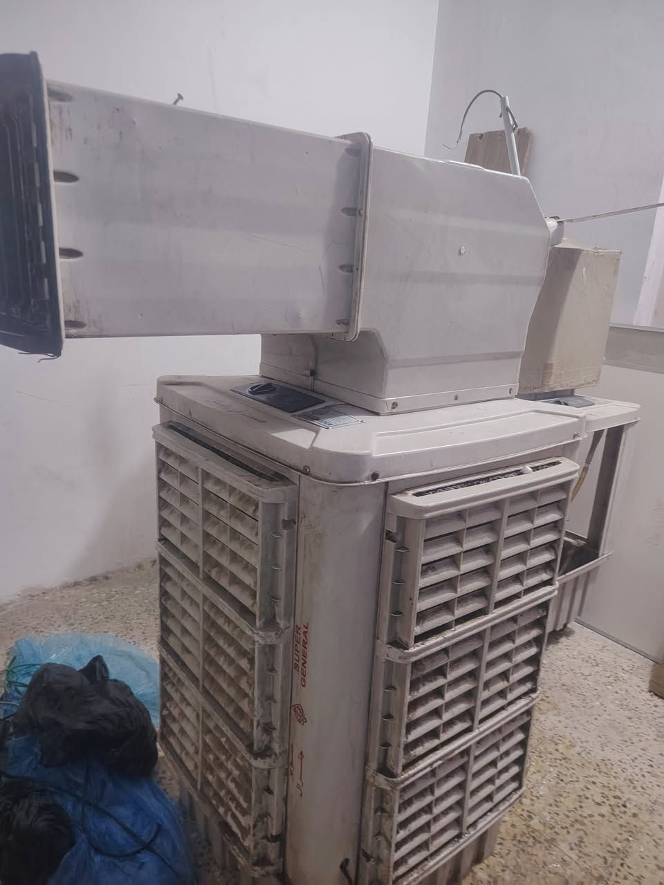 سبلت الحافظ ابو الطن نقص بواري فقط و مبرده سوبر جنرال نضيفات و مداخلات تصليح ابد تجي تفحص بعينك مكاني حي اور فلكه صباح الخياط *********** ب ٣٠٠ و بيهن مجال
