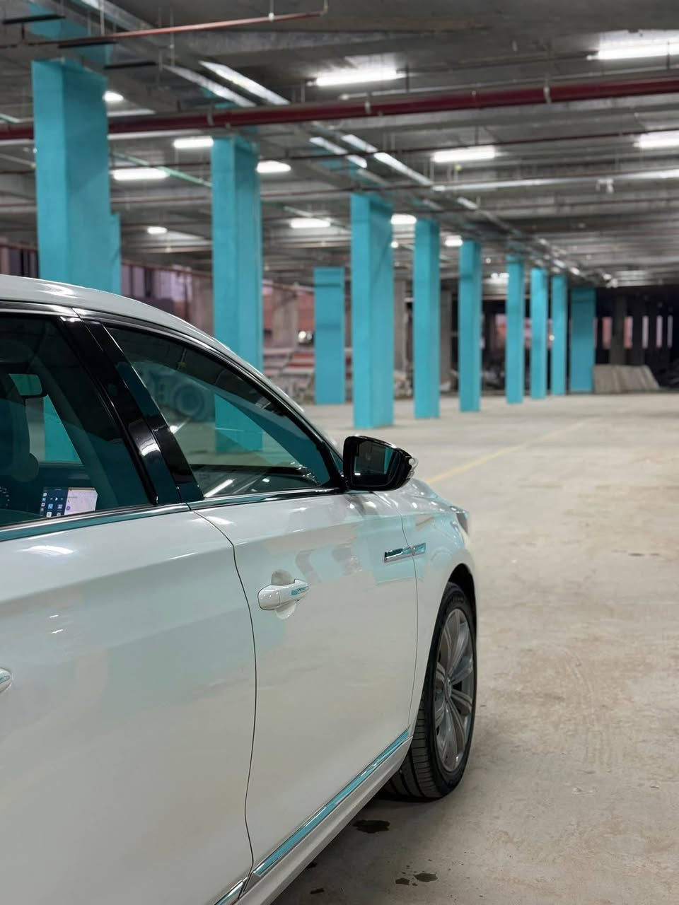 GAC GA8 VIP
• الموديل:2024
• الفئة: VIP
• المحرك: 2.0 تيربو
• القوة: 252 حصان
• القير: أوتوماتيك 6 سرعات
• الدفع: أمامي
• اللون: (ابيض)
• العداد: (26،000)

المواصفات:
✔️ بصمة تشغيل ودخول
✔️ تشغيل زر
️✔️فتحة سقف 
✔️ شاشة وسط + بلوتوث / Apple CarPlay
✔️ تكييف أوتوماتيك مزدوج + فتحات خلفية
✔️مقاعد جلد فخمة
✔️مقاعد كهرباء
✔️ كاميرا خلفية
✔️ مثبت سرعة
✔️ حساسات 
✔️ مرايات كهرباء
ABS + EBD ✔️
✔️ نظام ثبات إلكتروني (ESP) 
✔️ تحذير مغادرة المسار (LDWS)
✔️ نظام مراقبة ضغط الإطارات (TPMS)
✔️نظام ترحيب عند الاقتراب

السيارة نظيفة / استعمال شخصي/ كلين

💰 السعر: (160$)
📍 المكان: (النجف الاشرف)
📞 الاتصال: ( ‭***********‬)
