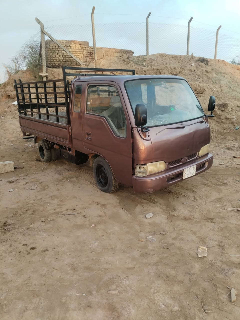 كيا فنتيرا للبيع موديل ١٩٩٧ رقم ديالى رقم شاصي متأكل السعر 25 وبيها مجال للشراي العنوان ديالى الخالص ***********
