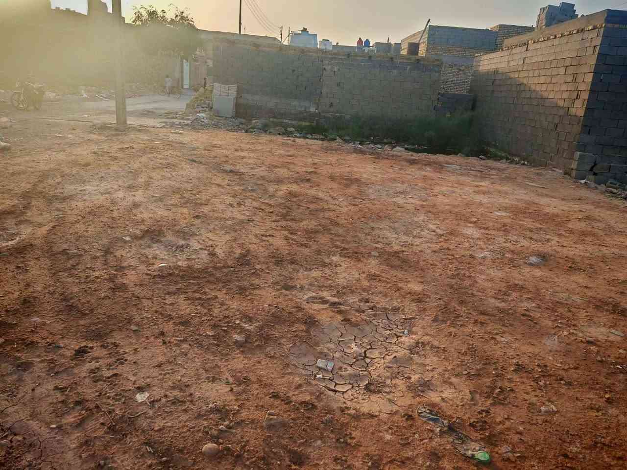 سلام عليكم قطعت أرض للبيع مساحه ٢٠٠ متر
الموقع حي طارق القديم شارع السمجه
صايره ابصف البزل السعر ٢٥ اوبيهة مجال
رقم الهاتف ***********
