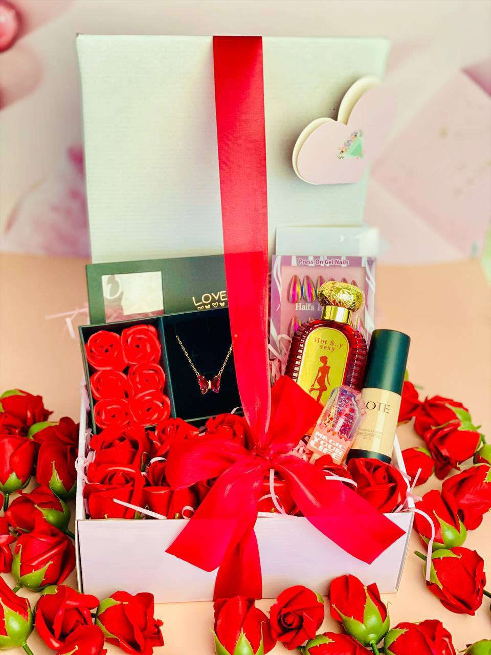 🌹 بوكس هدايا عيد الحب 🌹💝
لما تحب… عبّر بهدية تحچي عنك 💌✨

بوكس مرتب بكل حب 🤍
ورد أحمر يعشق 💐
إكسسوارات ناعمة تلمع ✨
عطر أنثوي يدوّخ 🌸
لمسات دلع تخليها تبتسم من القلب 😍

🎁 مو مجرد هدية…
هاي إحساس، ذكرى، ولحظة ما تننسى 💖
مناسب للحبيبة 💕
للزوجة 👩‍❤️‍👨
أو حتى دلع لنفسچ لأن تستاهلين 😌
باقي العروض تلگوها بقناتنا زورونا 🩷✨


**إذا كنت صاحب هذا الإعلان وتريد حذفه لأي سبب، رجاءا أرسل رسالة إلى الدعم الفني**
