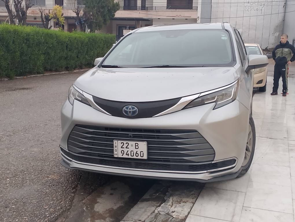 تيوتا سيننا 2022 
الفئه:XLE
المقاعد:جلد
اللون:سلفر
الضرر:جاملغ سايق 
العداد:38ميل قابل للزيادة 
الرقم :اربيل جديد
سنويه: 2029
هزه :2026 الشهر3
عداد المقاعد8
سلايت سقف
يوجد معه السياره اسبير معه جك اصلي شركه
كامرات خلفيه
المكان:اربيل او موصل 
السعر:$30.000
رقم الهاتف كورك:***********
رقم الهاتف الزين:*********** أربيل, العراق
