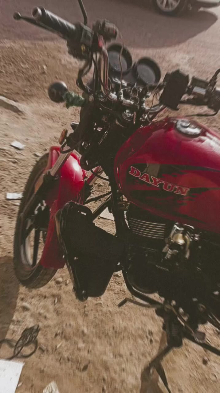 سلام عليكم أخوان دايوان موديل 22 رقم بغداد مكينه ما مفتوحه ولا تبخير ولا نضوح يعني الدراجه معتني بيها الاخر حد رايده 2100 تجي تشوفه بعينك مكاني بغداد رقم الهاتف *********** .❤
