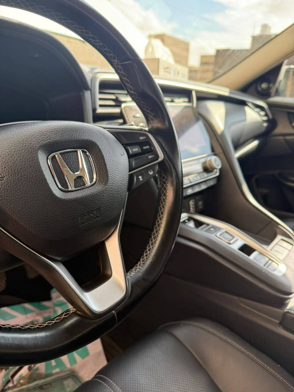 هوندا انسايت هايبرد 2022 تورنك اعلى فئة فول 1/1 رقم بغداد الدولي 
باسمي هزه 2026 بيها بس حادث امريكا تبديل قبق جنطه نفس اللون بلادي السياره بدون قطره صبغ كفاله عامه من الصبغ ومن اي نقص 
سعر 148
رقم ***********
