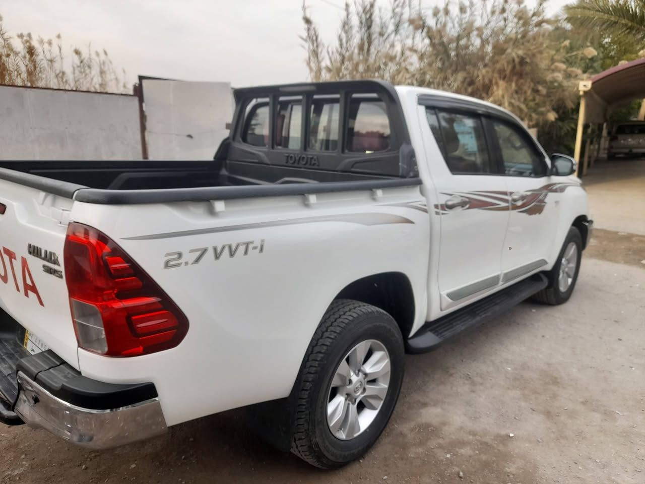 للبيع تيوتا هايلوكس فورويل موديل ١٦ بغداد بسمي مكفوله كفاله عامه على وضع الشركه ماشيه اقل ١٠٠  دفلون قمار وبنيد موجود محرك بلك مامبدل به السعر ٢٧٠$نقد وتحويل ثاني يوم موبايل ***********المكان بغداد بسمايه ناحية الوحده تحياتي
