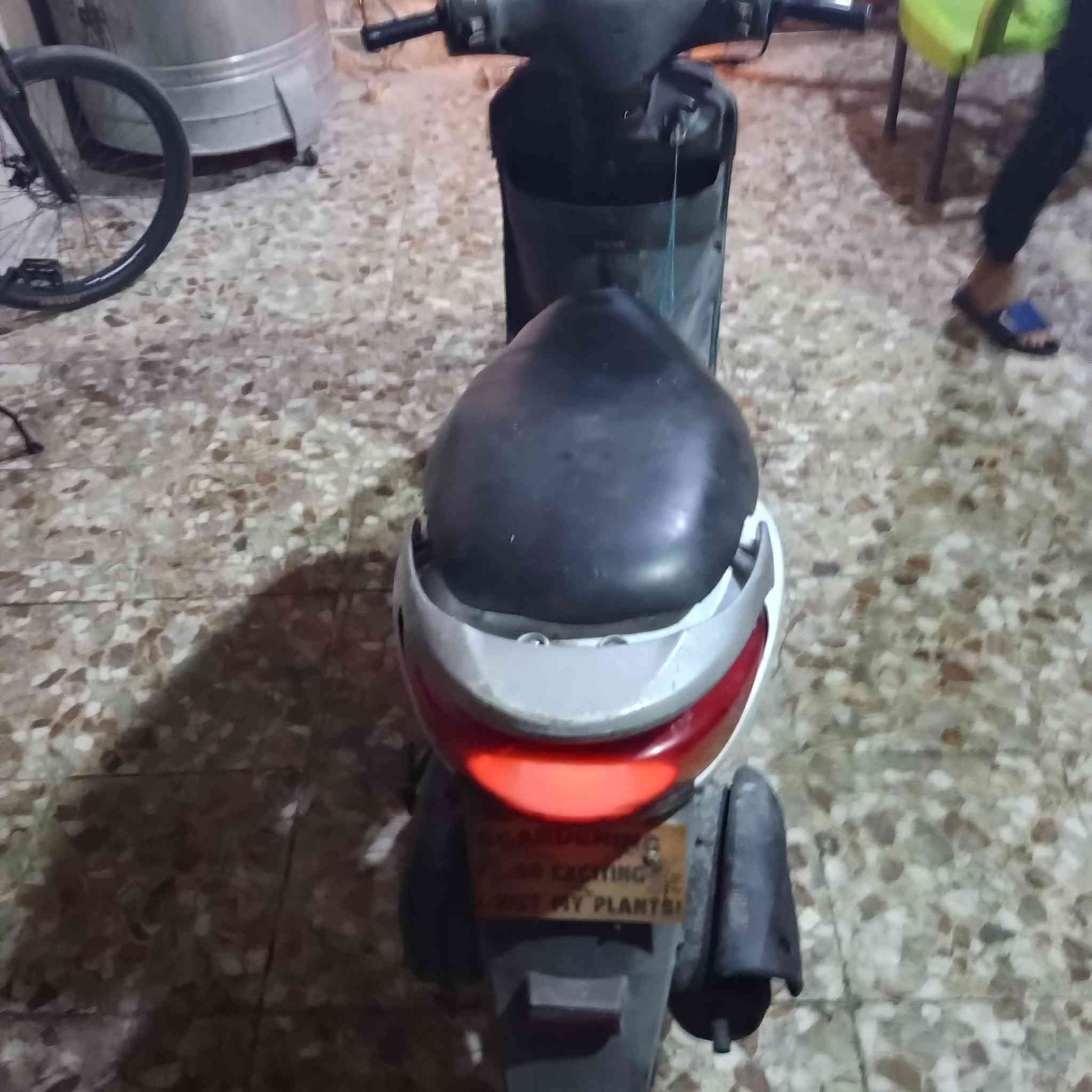 السلام عليكم دراجه بريز للبيع السعر 350 ألف وبيها مجال مكاني بغداد جكوك رقم ***********
