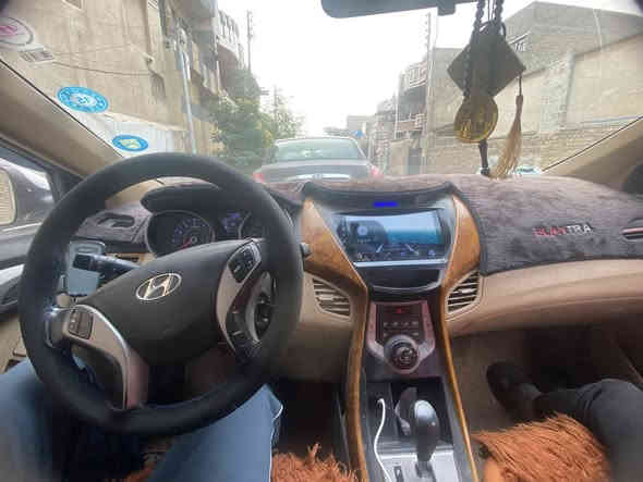 سلام عليكم.. سياره النترا خليجي  سياره كامله بدون بصمه موديل 2014 محرك 1800 سياره مجفتة.. بيها ضربه قطعتين وحده يم الباب الصدر   والثانيه يم الباب مال بانزين  سياره نظيفه وسنويه بسمي شرط التحويل ثاني يوم مكاني بغداد البياع رقم السياره انكليزي.  للتواصل فقط ع رقم سيم كارت….سعرها.  125 وبيها مجال بسيط
***********
