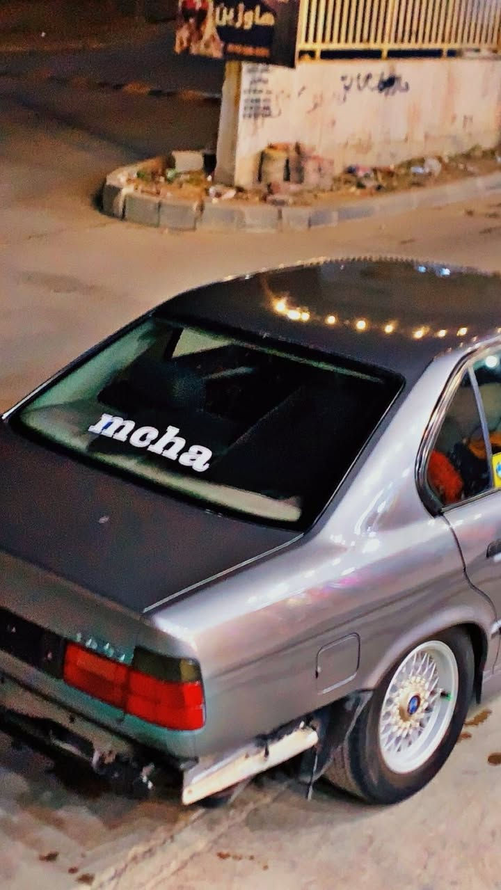 سەرەتا بەناوی خوای گەورە فرۆشتنی خئرا 
بیئم ١٩٩٢ ٥٢٥تۆماتیک 
گئروموکینە بەشەرتی ١٠٠فیتە جرکەی تیابو پارە ببرە 
تەبریت لەسەر سویج بەشەرتی بەستن 
مەکینەی یەک هەفتەیە بەسراوە لۆک 
داعمو لئدراوی بەشەرت قرجی شی نیە 
ئارم پلاستیک سلئمانی ئارمەکەی تازە کراوەتەوە 
بەشەرتی ئارمو ئەوەلیاتو خرامەو باناو کردن 
جوار تایەو ویلی مشەبەکی لۆک 
پئشودوای تازە داگیراوە بەشەرتی توقەو رەقە 
هەمو گیانی بەشەت سەیارەی مالە ئی ماعرەز نیە 
بۆ زانیاری زیاتر تەلەفونکە ***********
سعری ٤٩گەلاو کەمئ مەجال
