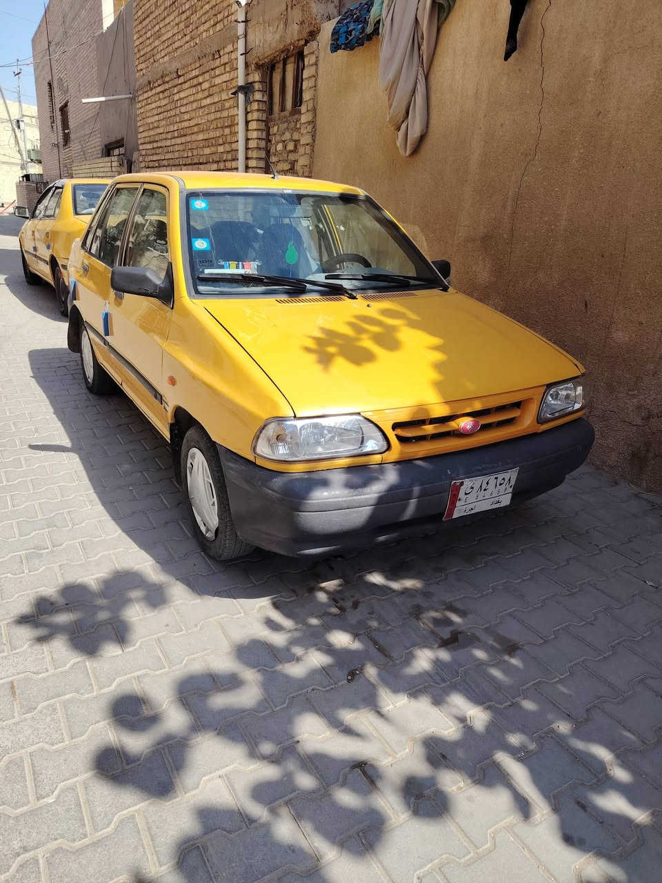 سلام عليكم سايبه 2013 بسمي مصفره لا ضربه ولاصبغ دبلات جديده بس صدر شويه تعبان محرك كير خير من الله والله سياره مال بيت  بغداد حي اور ***********  32 ورقه ورحمه أهلكم لحد يكسر بل سعر اريد ابيع عدي عمليه
