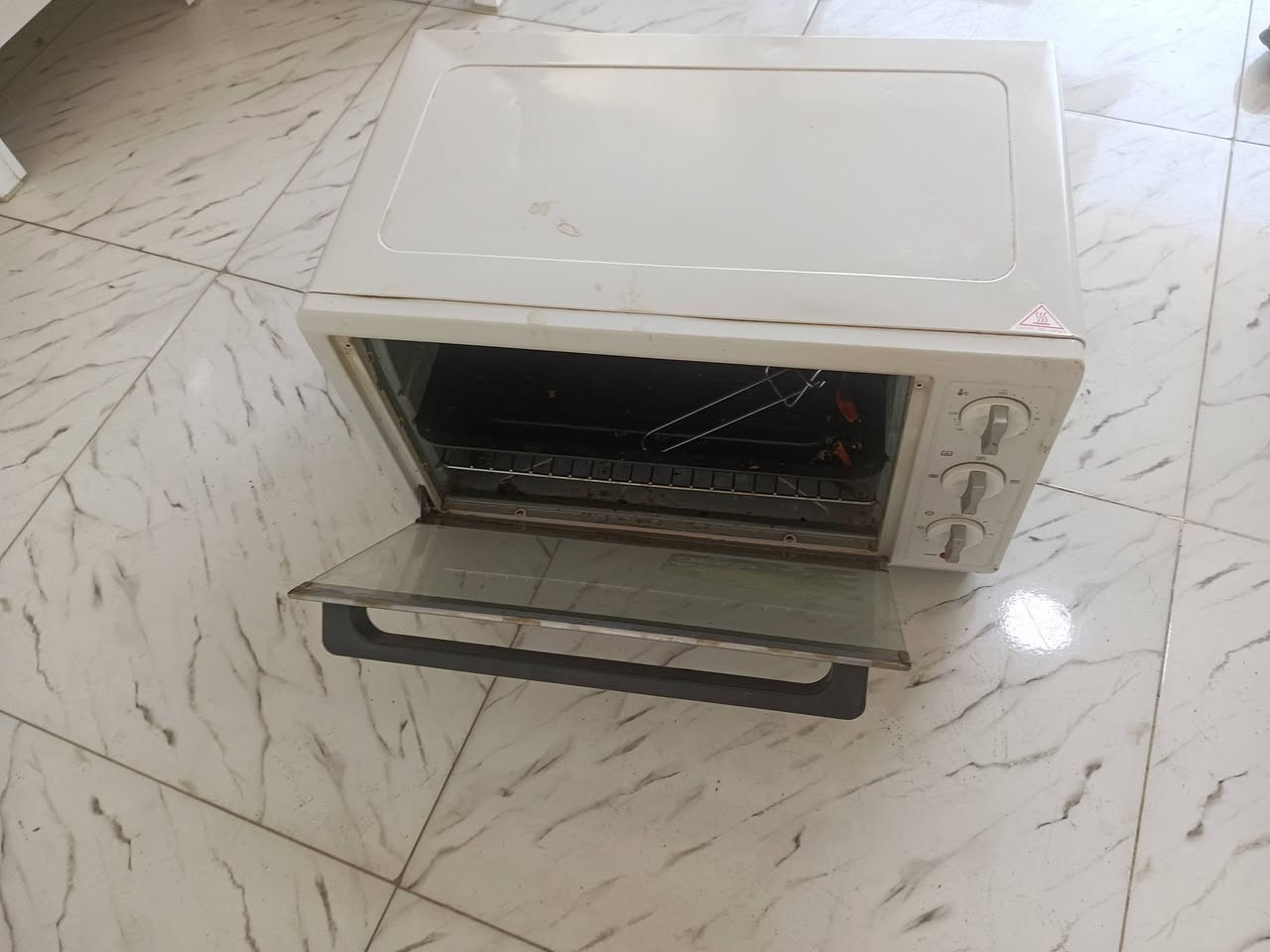 مزاد ومعرض تبارك الرحمن ديالى بعقوبه حي المعلمين
اوفن شغال ونضيف استعمال شي قليل وبسعر بس40 الف وبي مجال (بيع وشراء ومراوس القديم وننطي جديد وناخذ فرق)
العنوان ديالى بعقوبه بدايت. سايدين حي المعلمين قرب مطعم الكوخ***********
