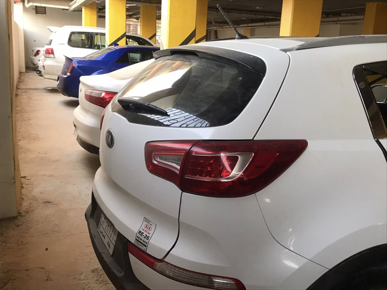 السلام عليكم سبورتج 2013خليحي السياره مال بيت ماشي 117جديده سبير منازل فول ماعده البصمه ومكاني بالكراده واتصال على هذا الرقم *********** سعره 155وبيه مجال بسيط حك الجيه
