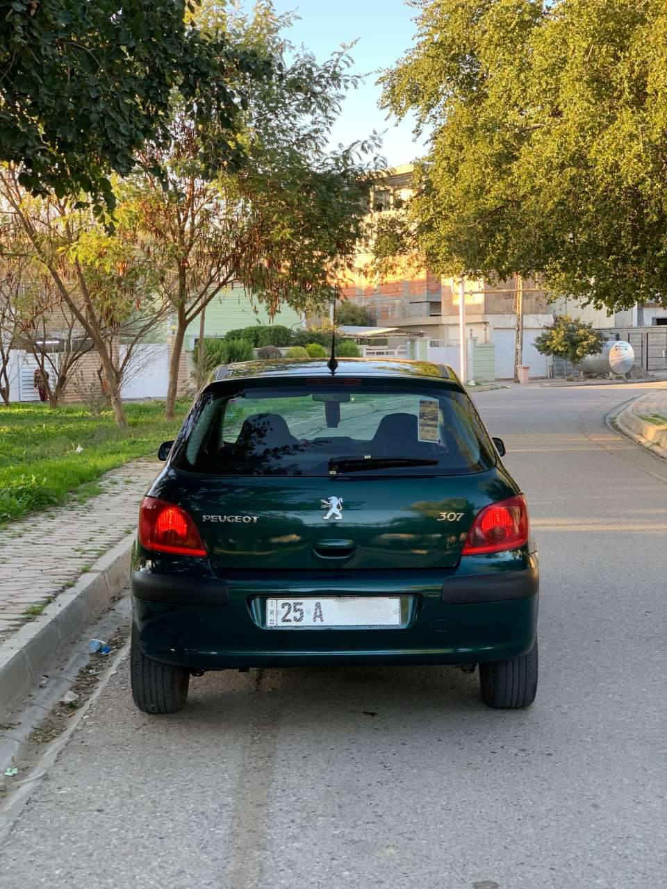 *********** / *********** للبيع بيجو فرنسي موديل 2005 سنوية مشروع وطني جديد بسمنا شرط التحويل لحد 2031 هزة جديدة يعني بدون نقص بيها دفترا بانزين كلير عام جمالية سبب الجلح فقط شرط الفحص اي ضربة ما بيها مكان السيارة كركوك 
* كير محرك بشرط لوك 
* تبريد ثلج تدفتى شغال 
* كهربائيات كيجات كله شغال 
* صدر كامل جديد على أيدي 
* تخم تايرات جديد
* تخم ويل كروم جديد 
* بطارية جديدة 
* قفل مركزي سنتر لوك بلادي 
* جام امامي جديد 
* شاشة تاب اصلي مع كاميرا دوارة
* كاعية جلد سهلة التنظيف 
* غرفة نظيفة مواضح بصور 
السيارة كلش كلش ناعمة و الحمد لله بدون نقص جاهزة على اخر حبة سعرها 57 وبيها مجال بسيط كركوك, العراق
