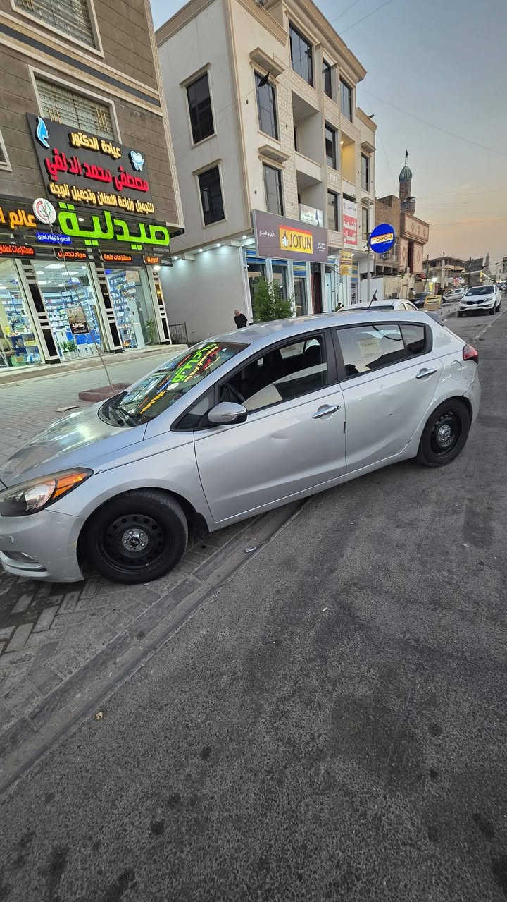 فورتي   هاج باك    2016 
محرك  gdi  2000    
وارد أمريكي حادث صندوك وجاملغ قبغ البانزين
تشغيل عن بعد 
تحكم ستيرن جهتين 
شاشه أندرويد وكامره خلفيه 
السعر ٩٤   
***********
