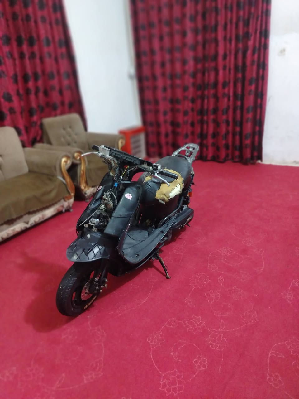 سلام عليكم شباب دراجه للبيع عصفوريه كفاله عامه سلف هندر كله قفل ستيرن قفل جنطه الدراجه خرسه شغال بس كفر مابيه الشراي يخابر هاذه رقمي مكاني مسيب ***********
