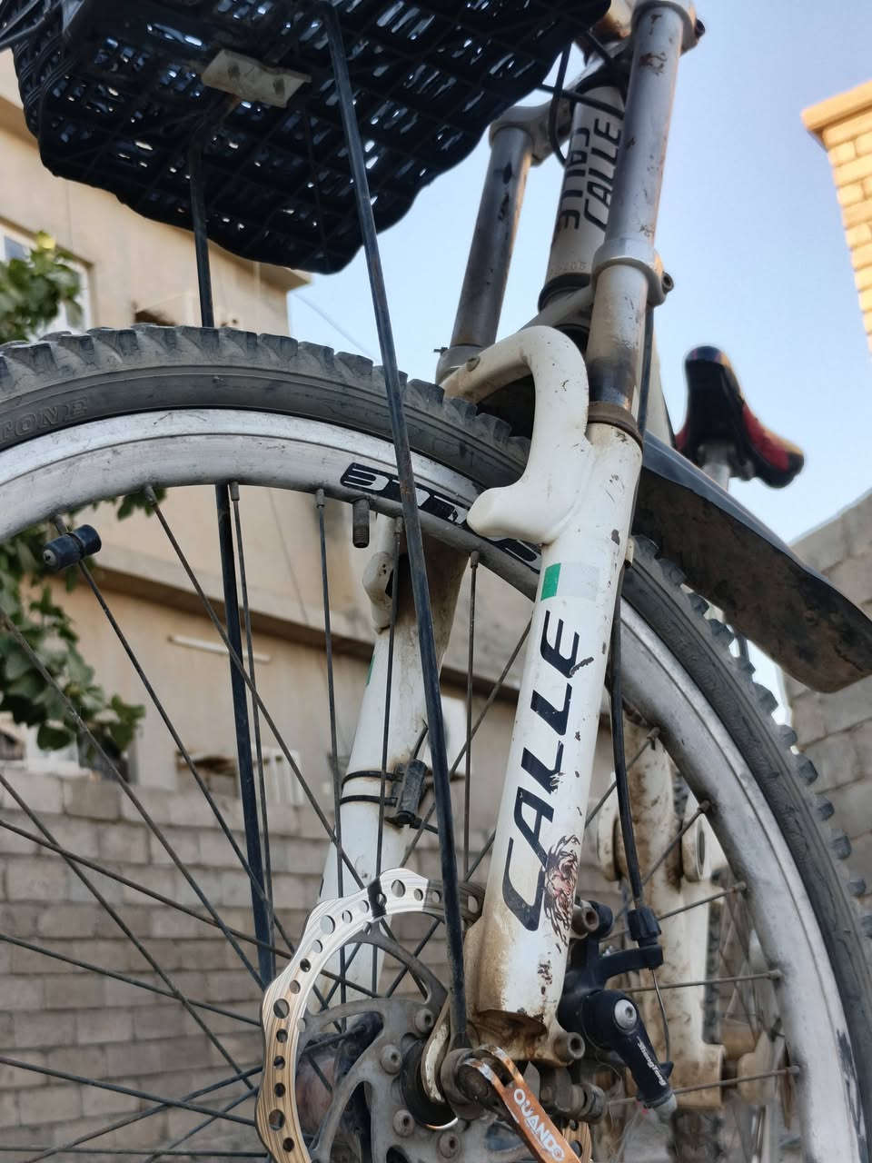 سلام عليكم باسكل رياضي 𝐬𝐩𝐨𝐫𝐭
نوع ايطالي 🇮🇹دبل امامي خلفي شغال--باسكل ربع متصرف عليه جاهز وكامل السعر 115وبي مجال 
***********
