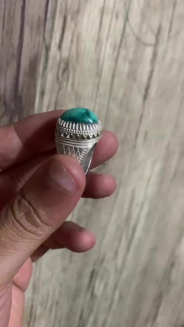 كلمن. وسعره 
قديم وثكيل


**إذا كنت صاحب هذا الإعلان وتريد حذفه لأي سبب، رجاءا أرسل رسالة إلى الدعم الفني**