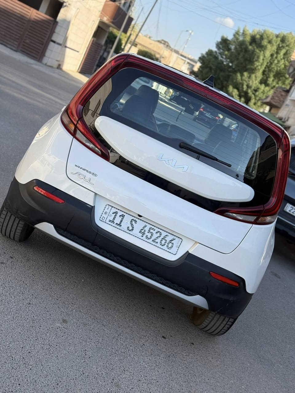 رمضان كريم
كيا سول 2022 وارد امريكا  مرقم بغداد باسمي تحويل ثاني يوم والرقم الدولي الجديد 
حادثها بنيد وجاملغ ايرباك دركه فقط 
وبيها كلير بامريكا بالباب الخلفي الايمن وداير جاملغ خلفي 
السياره ماشيه 54 الف وجاهزه من كلشي 
محرك وكير وتبريد وحداديه كفاله وجديده 
سلايد روف 
محرك 2000 دوش 
لايت عدسان 
بلوكترات عدسات زينون 
بك لايت دايود 
رادار امامي 
نقط عمياء 
تحديد مسار 
شاشه كبيره تدعم اندرويد وابل كار بلي 
تدفئه كشنات واستيرن 
اوتوا استوب 
كامره خلفيه داوره 
توقف ذاتي بالرجوع 
السياره مواصفاتها حلوه وجاهزه من كلشي 
ورايدها 129$ 
والاتصال *********** 
بغداد / الوزيريه
