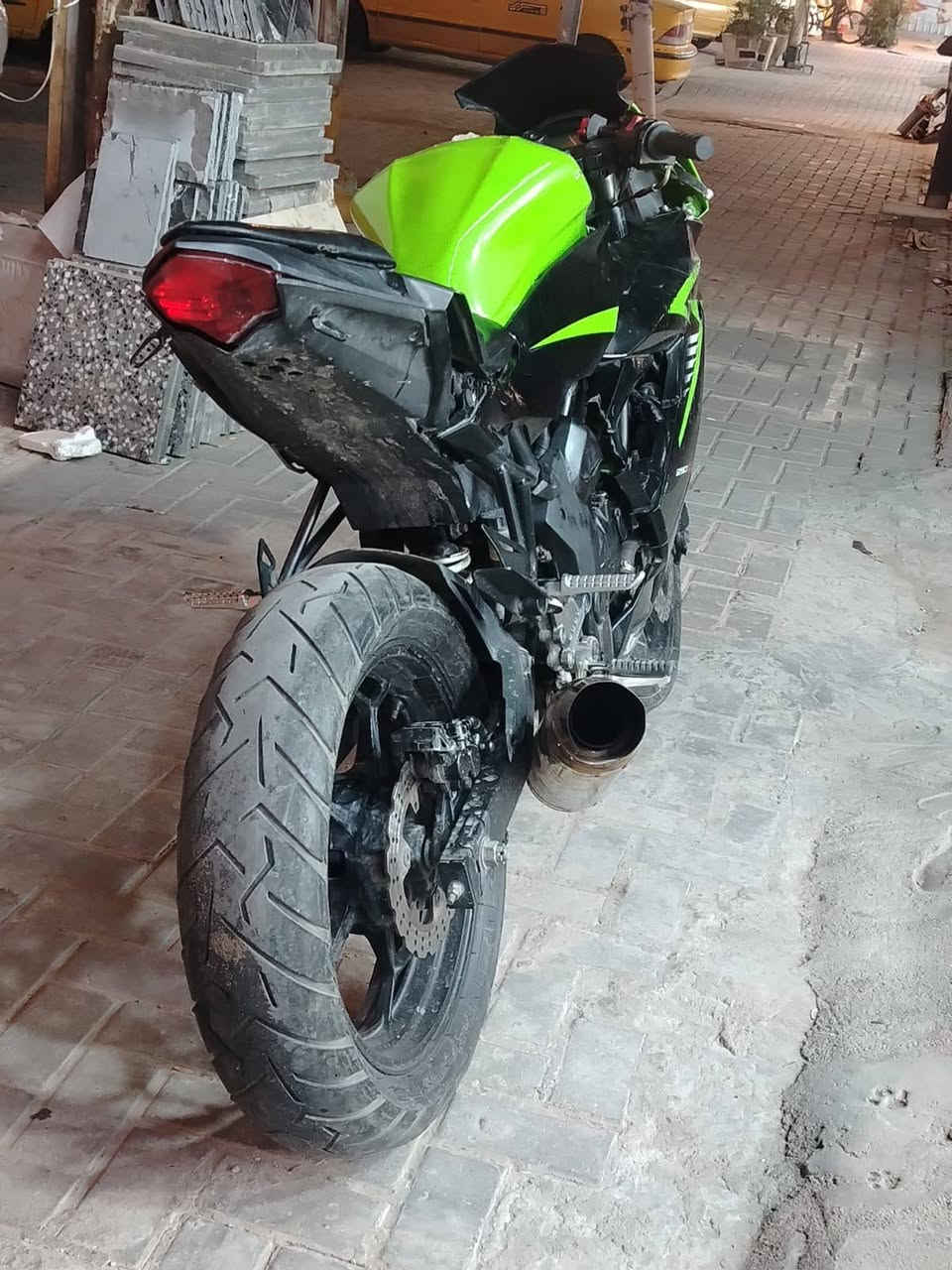 السلام عليكم كاوسكي مكينه ٣٠٠ الدراجه بيهه مكينه تشك الكاع  للبيع سعر مليون ونص مكاني حي الجهاد ***********
