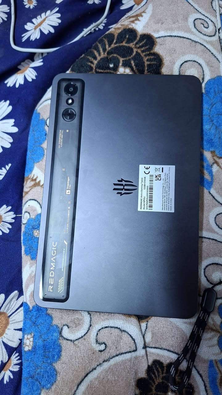 السلام عليكم ايباد ريد استره نسخه العالميه بطاريه ميه مشحون ١٩ مره الجهاز جديد  مكاني بغداد  سعره ٨٥٠ قفل ***********
