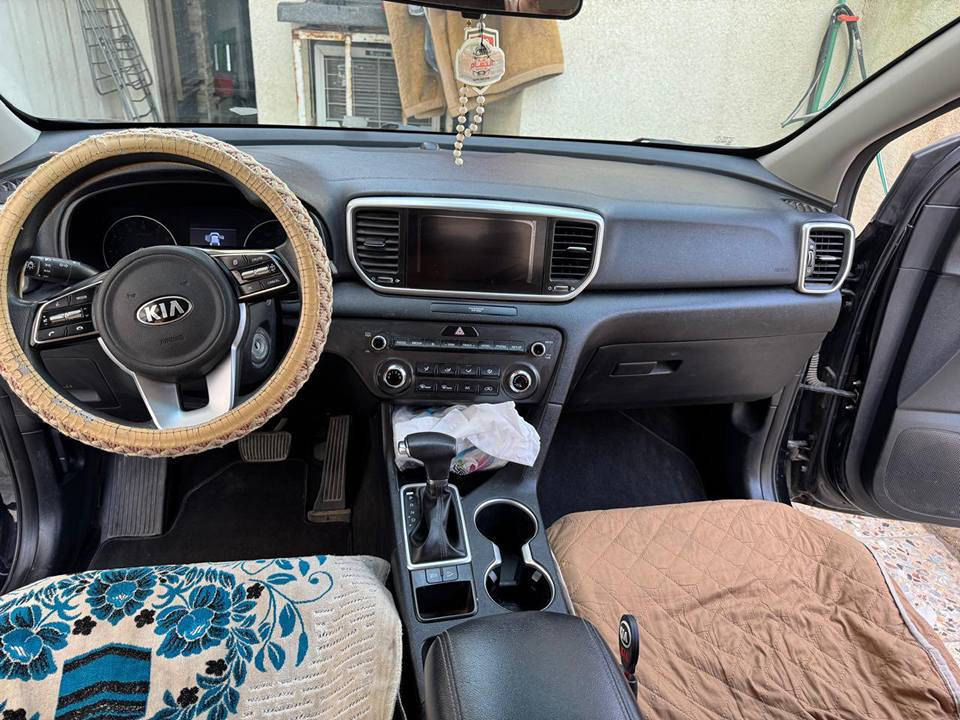 كيا سبورتج وارد كلين تايتل.  اسود ملكي
٢٠٢١
ارقام اربيل
بدون حادث
بدون داخل
بدون صبغ
بجم كبس
كفله عامة 
على وضع الشركة
الاتصال او واتس *********** بغداد, العراق
