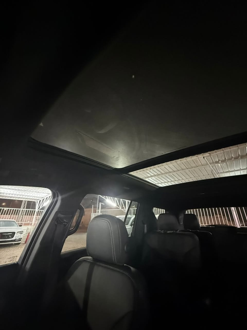 السلام عليكم شفرليت ترافيس 2025
محرك 2500 تيربو اقتصادي 
وارد امريكي تقرير مياه امطار داخله تعمل وتسير كهربائيات فول شغاله بدي كفاله ما عده رصعات بالبنيد بالنقل موضحه بالصوره رقم بصره شهداء وكاله عامه فول مواصفات بنوراما كشنات VIP منفصل كشنات الاماميه كربائيه تدفئه تحكم استيرن فول شاشه كار بلي متصل ماشيه 6557 ميل 8000 K تقريبا يعني زيرو سياره جديده بمعنى الكلمه 
عنوان البصره شارع الوطن
رقم ***********
