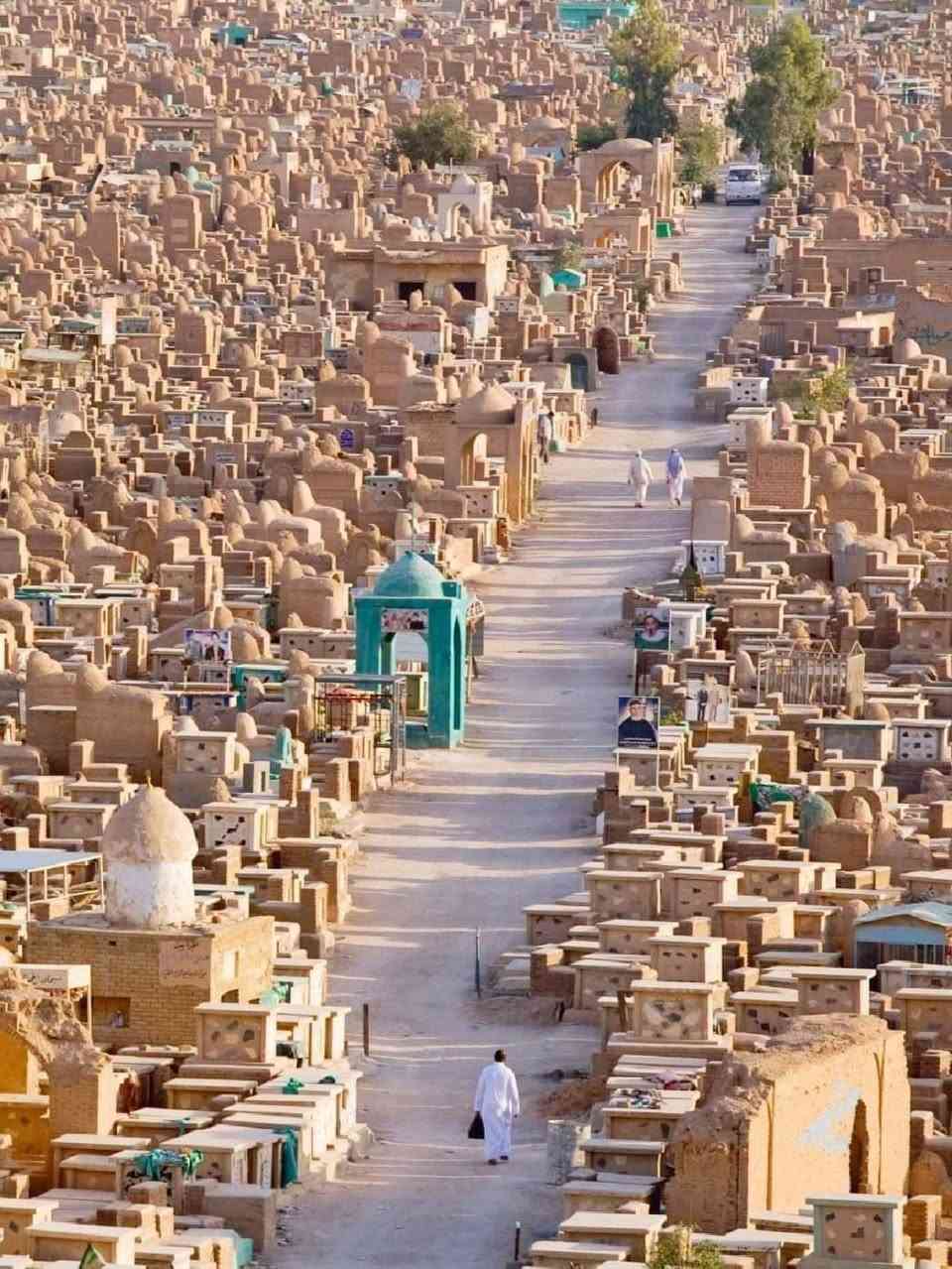 السلام عليكم سوف تنطلق حملة ام البنين (ع) لزيارة العتبات المقدسه إلى👈#النجف_الاشرف مرقد الامام علي (ع) وبعدها التوجه إلى مقبرة وادي السلام 
 
غداً الجمعه المصادف 3/6

وقت الانطلاق (ساعه ب 10 ليلاً) سعر النفر 10.000 الف #مرجع 

⭕#ملاحظه السيارة تجيكم الاقرب نقطه داله عليكم ومن الله التوفيق 

 للحجز او الأستفسار :

*********** ابو حسن الخفاجي واتساب
