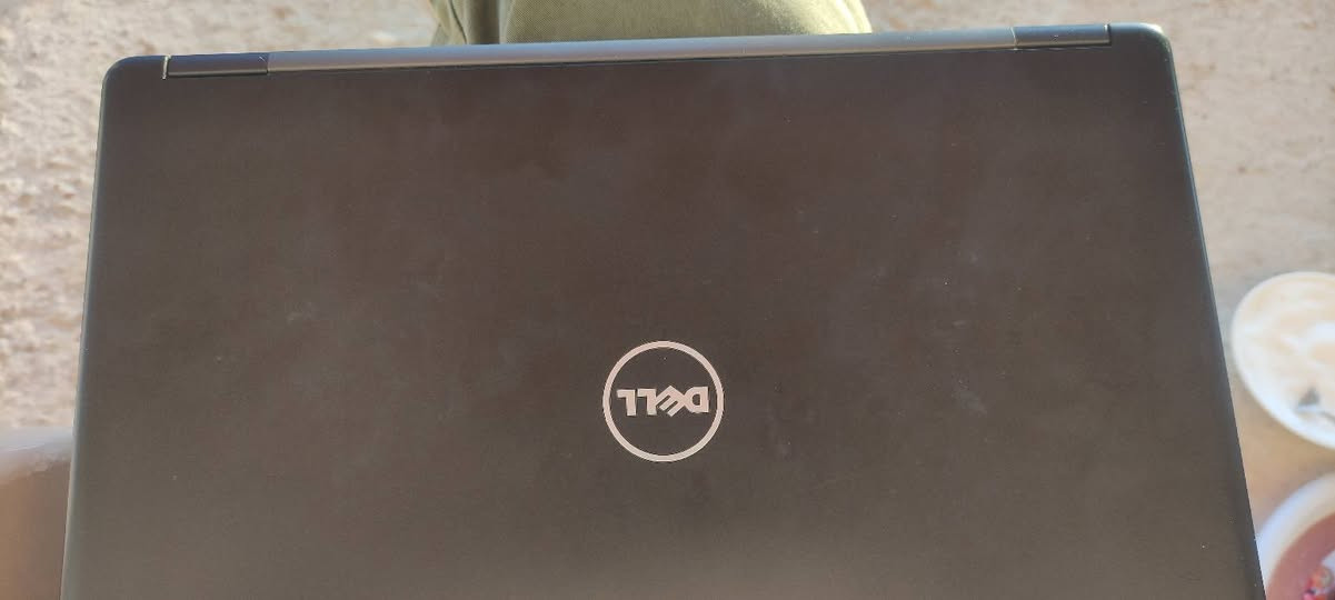 السلام عليكم لابتوب للبيع 

 Dell E5480

cori 5 6th {6300U cpu / 2.40GHz}

Ram 16

Hard 512 ssd M.2سريع

ويندوز 10 (64-bit)

حجم الشاشة 14

كرت داخلي

بطارية اكثر من ساعة

نظيفة استخدام طالب بس يوتيوب        ماوس وكيبورد وجنطة


**إذا كنت صاحب هذا الإعلان وتريد حذفه لأي سبب، رجاءا أرسل رسالة إلى الدعم الفني**