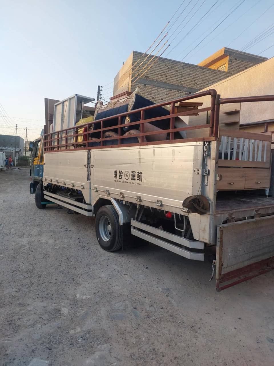 نقل اثاث داخل بغداد وخارج بغداد
يوجد كادر عمل متخصص بنقل الأثاث 

يوجد سيارة كبيرة وصغيرة 

الرقم   ***********     ***********   ابو علي
