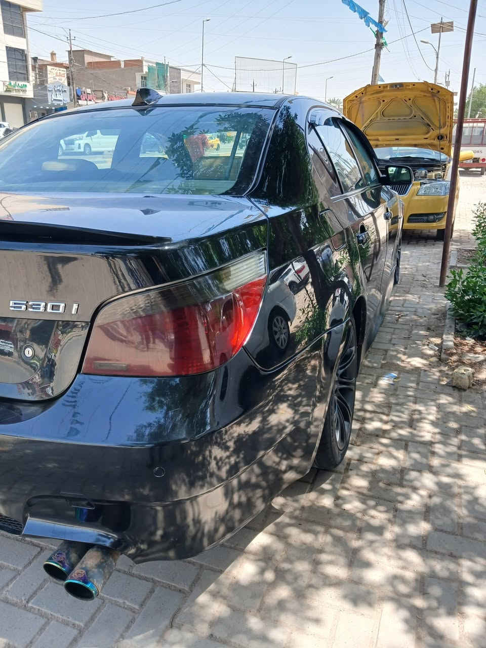 بيع نقد مستعجل
السلام عليكم 
Bmw530i سلندر6 ميماتي 2007

مكينه 52n بلاد ع شرط 
مكينه وكير كلش نضاف 
تبريد ثلج منضومه جديده 
حداديه خير من الله 
داخل بيجي جدا نضيف 
قطعتين صبغ ابيع حزام 
بدون حادث 
تخم تايرات ويل m 
باتري جديد 
شاشه وكامره 
سستم صوت جديد 
ماوس تحكم 
تحكم ستيرن 
كهرائيات  كلها شغاله 
كزوز رياضي ناصي 
سلايد روف شغال 
بصمه 
كروز سرعه 
كشنات كهرباء 
مري كهرباء 
تدفئة كراسي 
لايت داينمك 
لايت زنون 
بلوجكتورات 
جام اوتو 
بردات خلفيه 
السياره محدثه M
عنواني بغداد الدوره 
سعرها 98 وبيها مجال بسيط
***********
