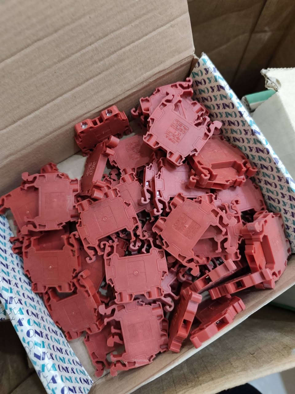 1 box 10000دينار
***********
