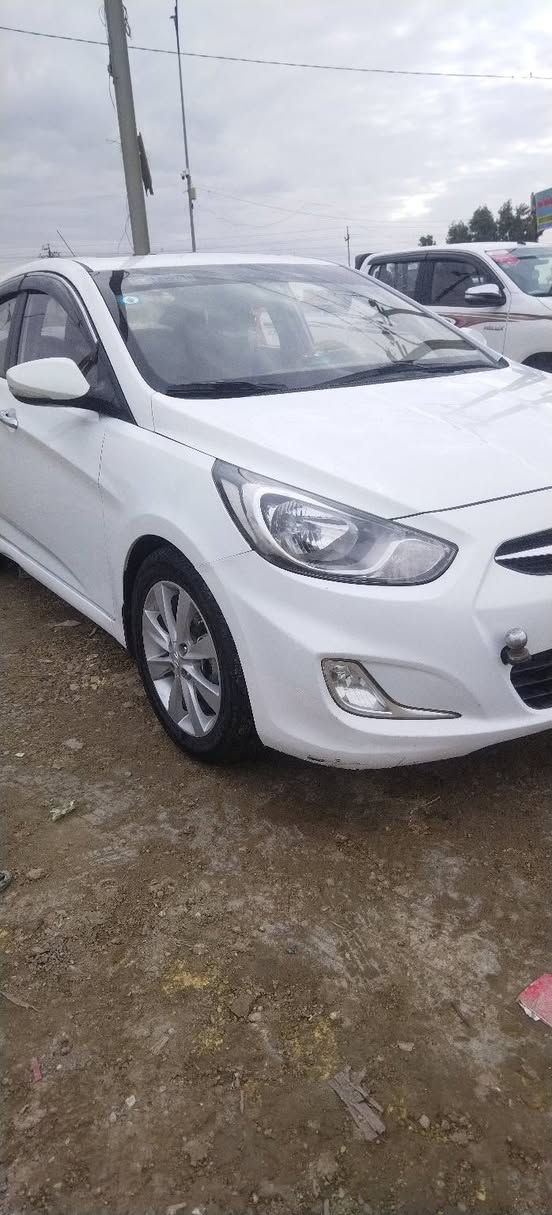 اكسنت ٢٠١٤ خليجي كفاله كير محرك برقي مامفتوح بي دوشمه جديده كاعيات جلد تبريد تدفئه فول سيارة ربع دينار مذب عليها مكان كوت مركز السعر ١١٣
***********
