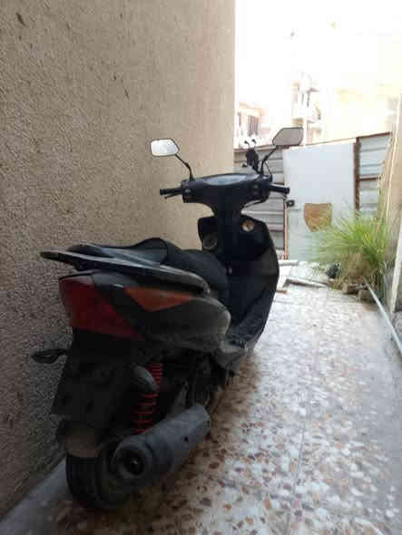 دراجه ماكس ثعلب السرعه 140 شلعه ومعدل اشاير يمنه يسره شغال لايت شغال كهربائيات كلهه  شغاله الدراجه متروكه بس كابريته وصخه يرادلهه تبديل بس الدراجه تشتغل السعر 650 وبيهه مجال رقمي *********** مكاني بغداد حي الجهاد
