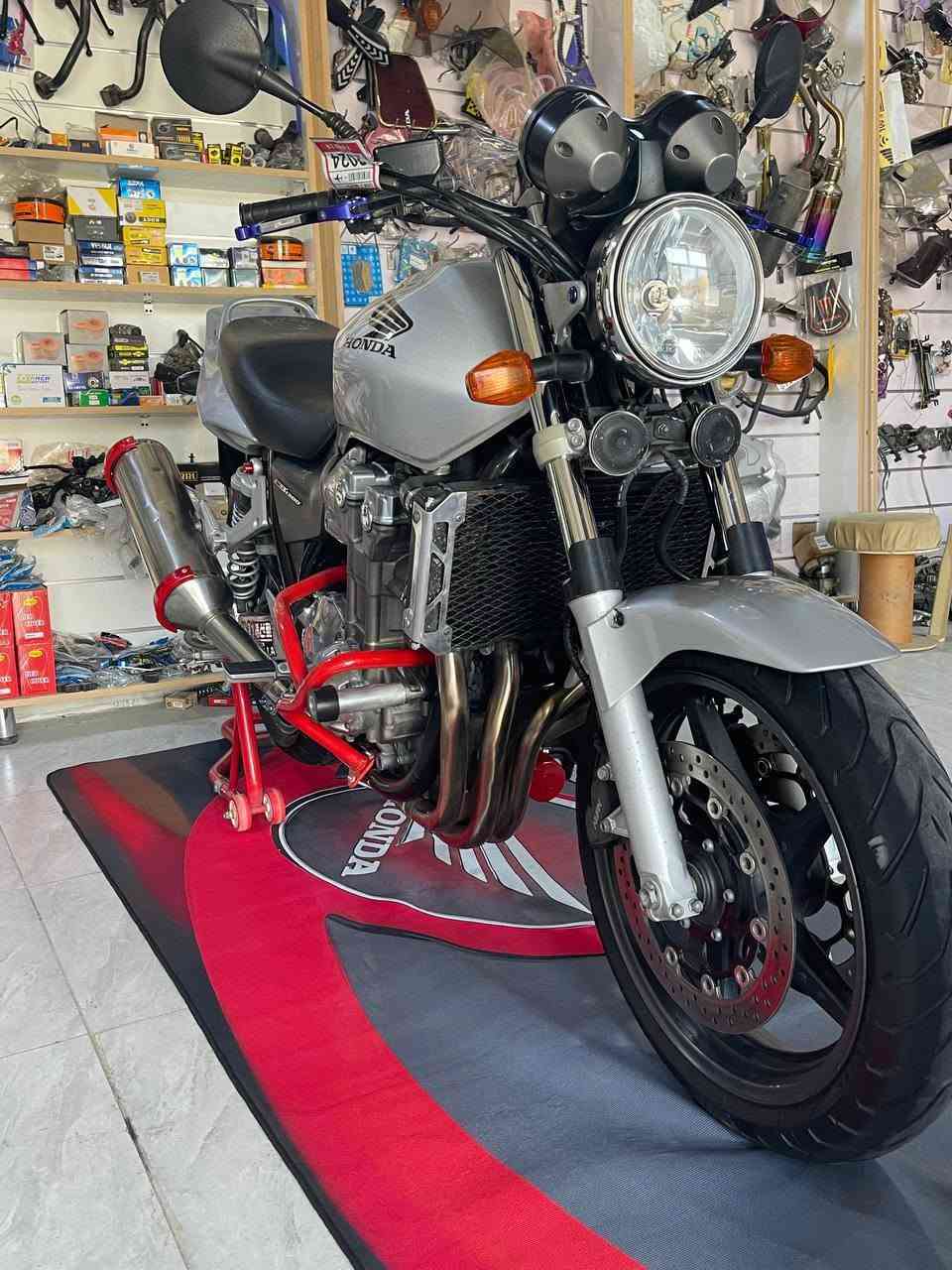 ياالله اللهم صلى على محمد وآل محمد 
سلام عليكم.........HONDA 1300CC......حالةوكالة دخول جديد
كفالة عامة دراجة🏍️ 
النظافة جديد جديد بكل معنى الكلمة سويچ عدد2 
على وضع الشركة 
مكاني ديالى قضاء كنعان 
للاستفسار*********** . . . . شراي اتصل وتدلل او تحب تي للمعرض بخدمتكم تحياتي للجميع
#العراق_ديالى
