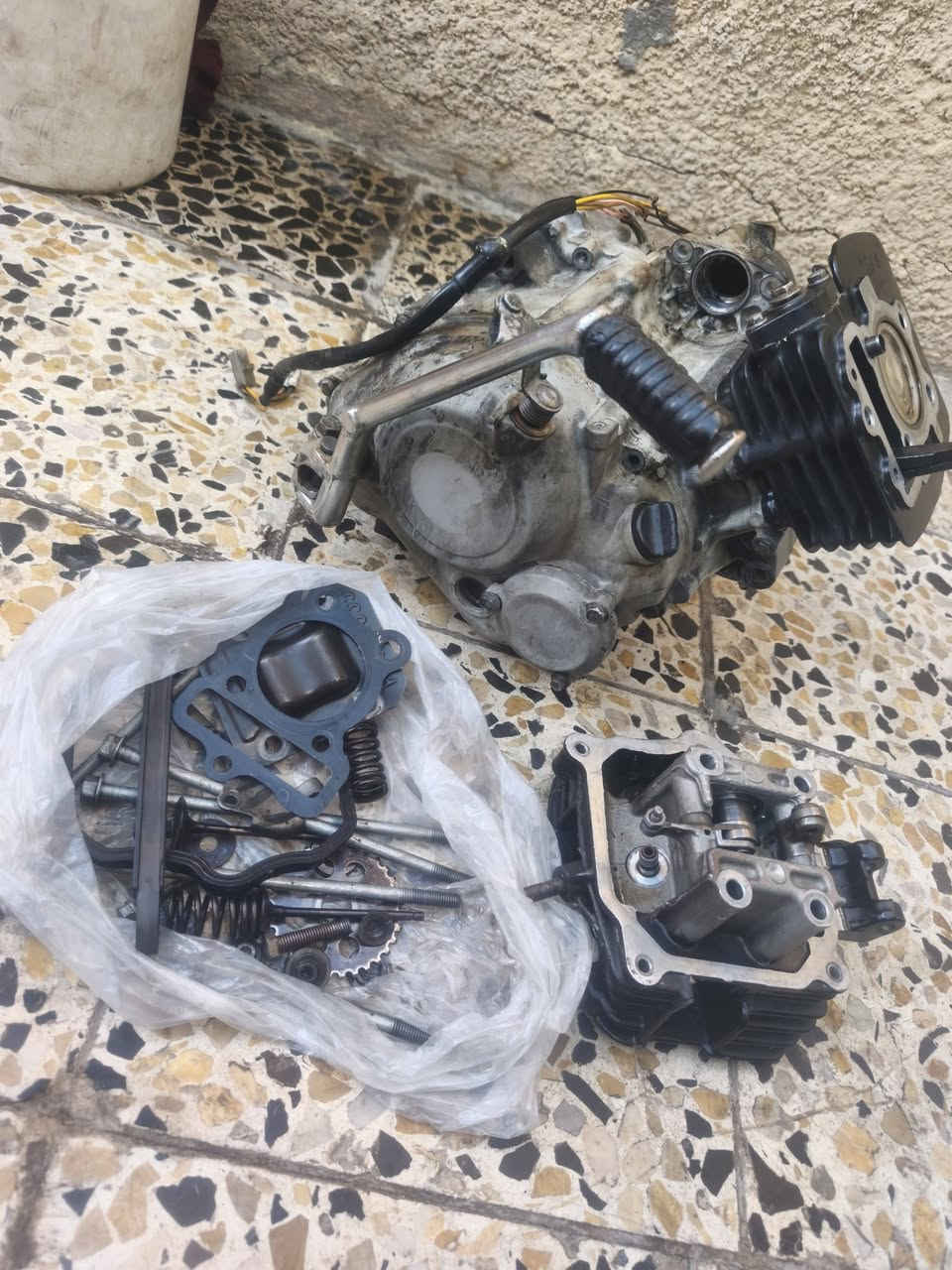 السلام عليكم مكينه بوكسر 23  5 كير  ابيعها على وضعها كوم حديد  بس هيه والله جانت تشتغل عوزها بس ترتيب بس اني ابيع كوم حديد  سعر (135) بغداد العبيدي الشهداء الثالثه 
***********

