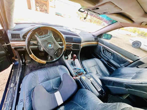 744
اصل 740
السعر 80 وبيها مجال بسيط(بيع مستعجل)
موديل ١٩٩٧ داينمو هوا 
لون blue metallic 
رقم بغداد باسمي مميز انگليزي
وضعيات قيادة ثنين 
مسجل بلوتوث
السيارة ماتوكفك ومابيها اي نقوصات قويه مكملها على ايدي 
حماوة ثابته مخلي ماي اصلي صار سنه ما مغيره 
صدر خلفي وامامي جديد
محرك جديد قبل شهرين شادة وكير مكفولات
غرفتها نظيفه كلش اي شگ مابيها 
دبل جام اوتوماتيك شغالات اربعتهن + مري كهرباء+ جنطة شفط+ لايت زنون+  كشنات كهربائية + مانع انزلاق +
نقوصاتها 
السلايد روف واگف ميشتغل 
السايد بريك ميشتغل
مكان السيارة الديوانية قضاء عفك 

الرقم ***********
