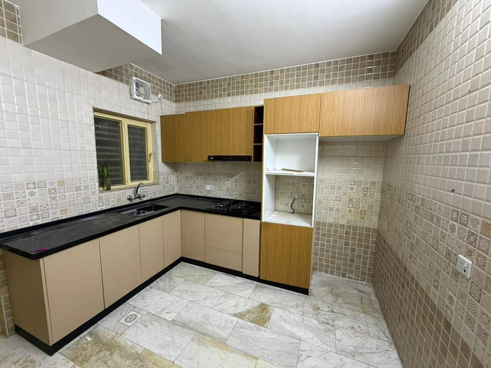 سلام عليكم كاونتر البيع معه ملحقاته طباخ او مرشحه جديد الكاونتر مستعمل شي قليل العنوان بغداد زيونه ***********
