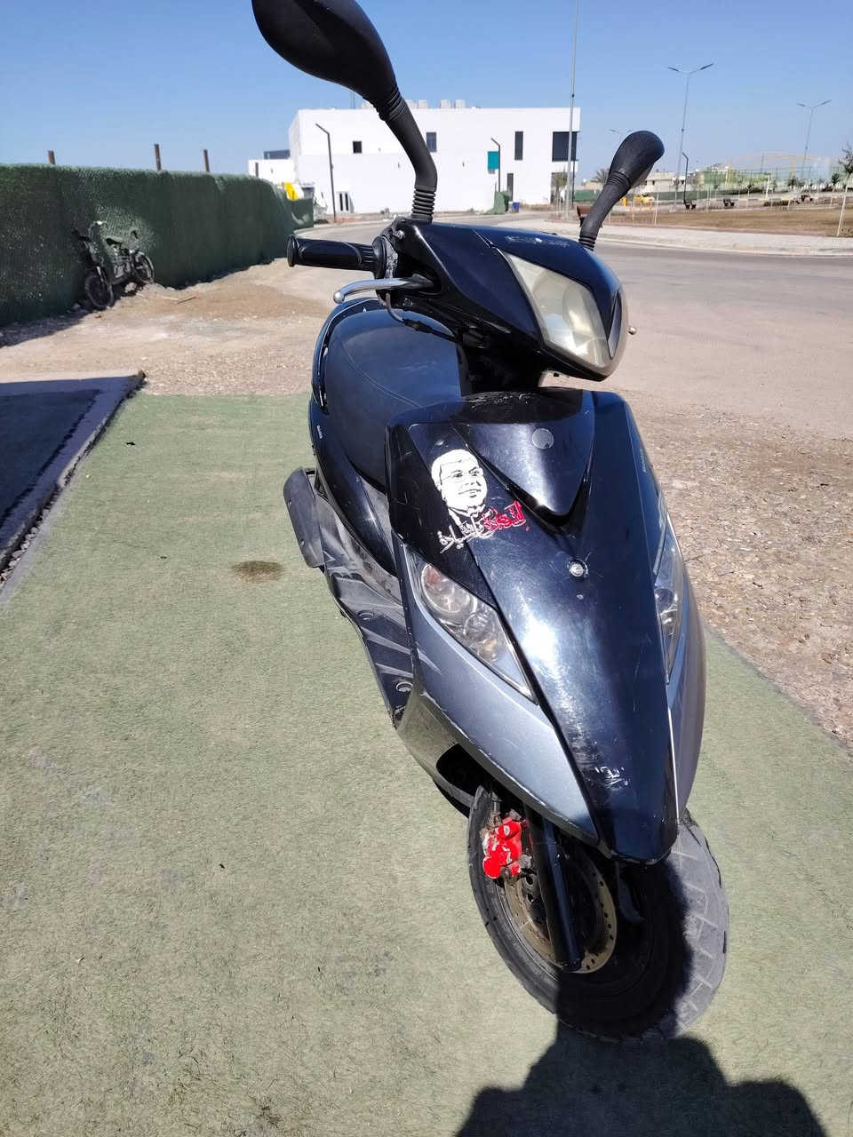 سلام عليكم دراجه ثعلب نوزل للبيع 
الدراجه ممفتوحه كاعده من كلشي  كلشي ممدل بيها عل ابلادحته أكلجاتها ابلاديه
موديل 2008
مكاني كاظميه رقمي ***********
