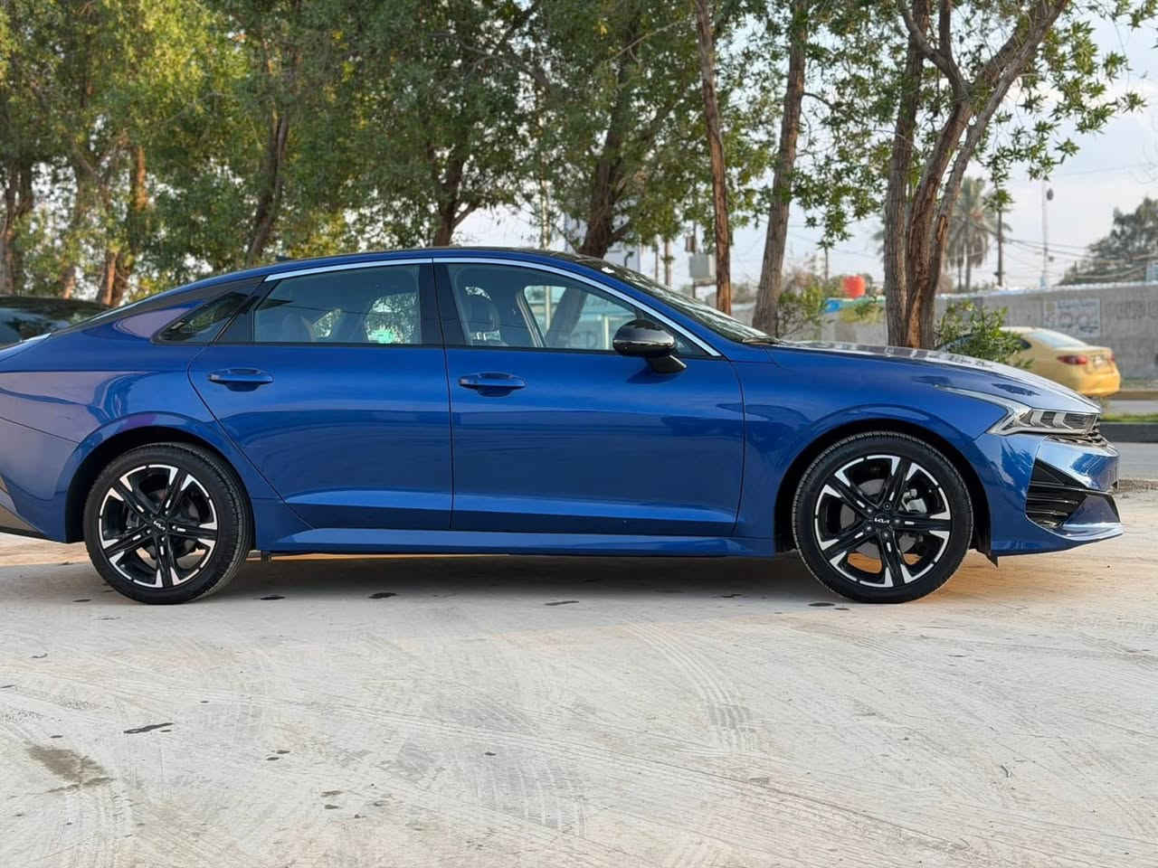 كي فايف جيتي لاين 2024 K5
فول واحد ع واحد رقم اربيل باسمي
السعر 185
***********
ماشيه 36 الف كيلو 
 حادثه خفيف  فقط جاملغ امامي صفحه سايق وبنيد مبدلات سياره نضافته 100‎%‎ صور لحادث بل منشور
