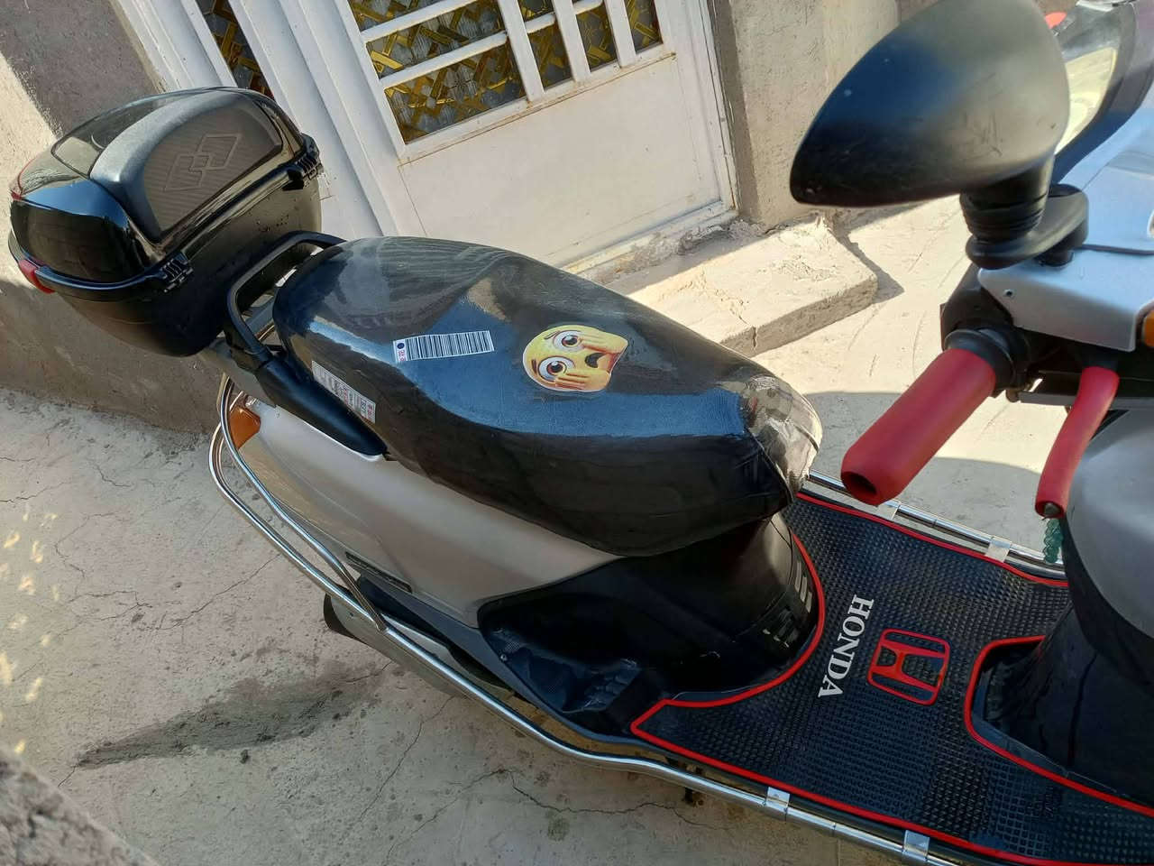 السلام عليكم دراجه للبيع 450 وبيها مجال***********
