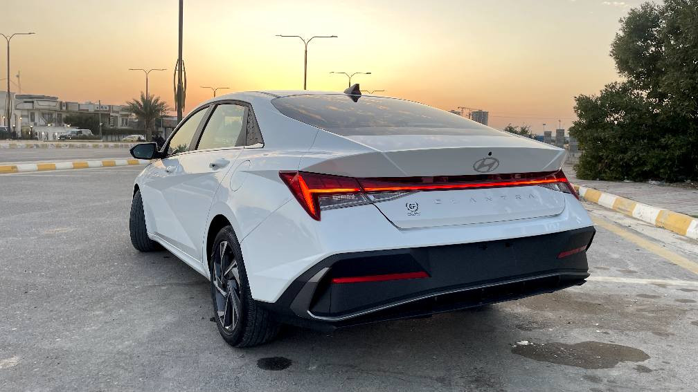 السلام عليكم هونداي النترا. وارد امريكي. 2025لون ابيض   دخول جديد  للبيع فقط  حادث سياره مرفق بالمنشور.   شبر صبغ في البنيد وربع جاملغ لامامي. سائق بدون دواخل بدون شاصي. بدون. ايرباك.  بدون تبديل 

سعة المحرك:- 2000دوش
الموديل 2025
🔘 فتحه سقف 
🔘 معدل المشي 7m الف 
🔘 الون ابيض 
🔘شاشة دجيتل متصلة بلكامل
🔘بصمة تشغيل 
🔘بصمة أبواب
🔘بصمة صندوق 
🔘تشغيل عن بعد
🔘رادار امامي رادار خلفي وجانبي
🔘مانع تصادم بريك ذكي 
🔘مدخلين شحن واوكس
🔘تبريد بيانو منفصل
🔘دشبول لد بلادي الوان
🔘كاميرا خلفية دوارة
🔘كراسي تدفئة 
🔘مانع تصادم  
🔘حساسات اطارات 
🔘مثبت سرعه Cross
🔘اضوية اماميه LED
🔘نضام ترحيب عند الاقتراب 
🔘مانع انزلاق 
🔘تدفئة بالكشنات
🔘تدفئة ستيرن 
🔘دخول ذكي 
🔘نظام قيادة ذاتية 
🔘انارة اضوية اوتوماتيك
🔘نظام GPS + خرائط 
🔘3 أنظمة قيادة (eco,Nor, sport) 
🔘شاشة اعطال الكترونية 
🔘زر عرض الكاميرا
🔘شحن واير ليس 
مكان السياره. الفلوجه. 
السعر اتصل ع رقم 
‏ 
‏ *********** ‏ بغداد, العراق
