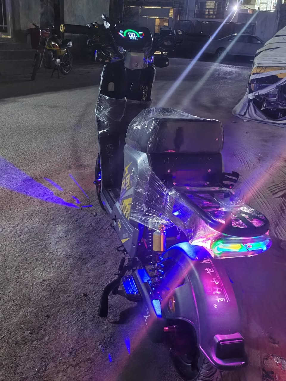 R9 2025
5 بطاريات ونلي
ملف 1200 
اربع اشاير 
لد نهاري 
لايت زنون
دراجة كاملة غراضه 
نظيفة كلش 
السعر 525 وبيه مجال قليل 
مكاني نجف 
للاستفسار ***********
