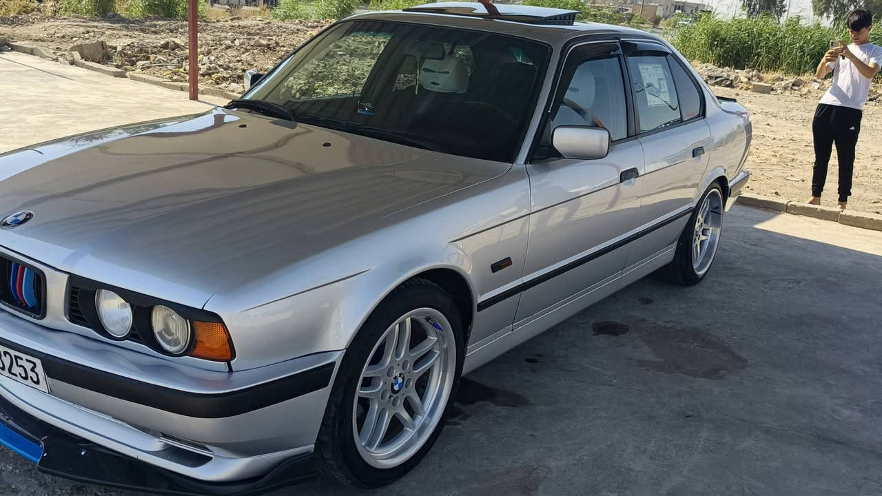 Bmw525 موديل 90 محرك صقر جديد مشدودله تبريد ويه سويج 
 طخه شبر جامرلغ الوره مال سكن تبريد ثلج صغ عام جماليه 
للبيع 75 او مراوس حسب القناعه  ***********
