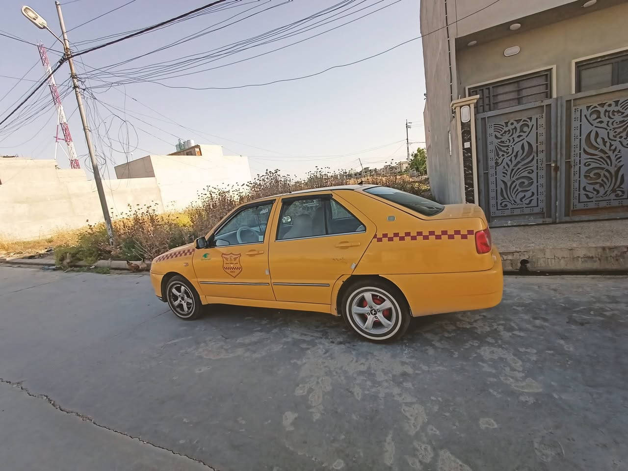 سلام عليكم كوين موديل 2013 رقم نينوا سيره بسمي هيا قرامت سفر كاربون بانزين بيها طخم تاير قبل سبوع شديتو صبق جمالي فقط سيره ربع ما تسرف عليها  السعر 35 قفل تواصل عل رقم ***********
