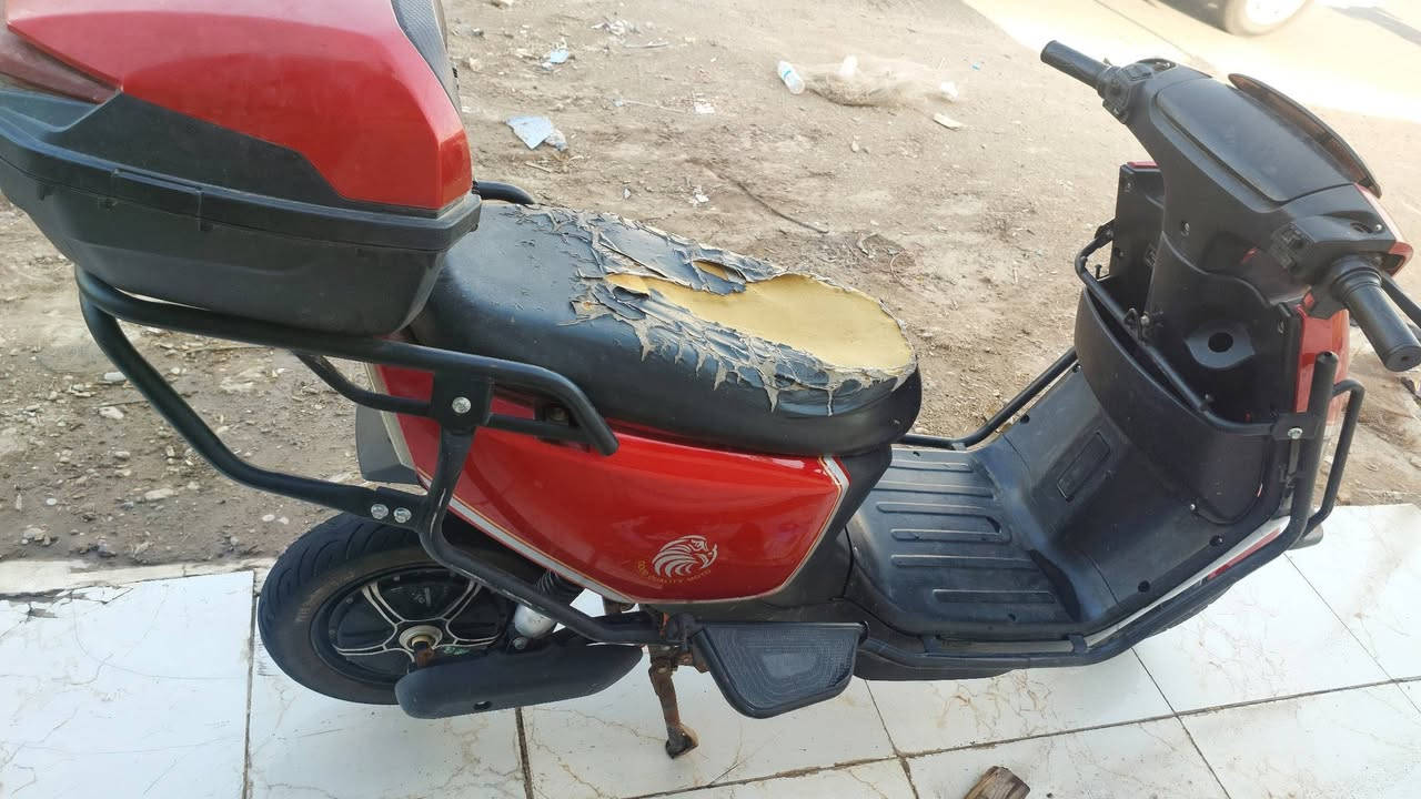 للبيع ملف 2000واط 6بطاريات
السعر 600 تواصل واتساب *********** 
عنوان جسر ديالى
