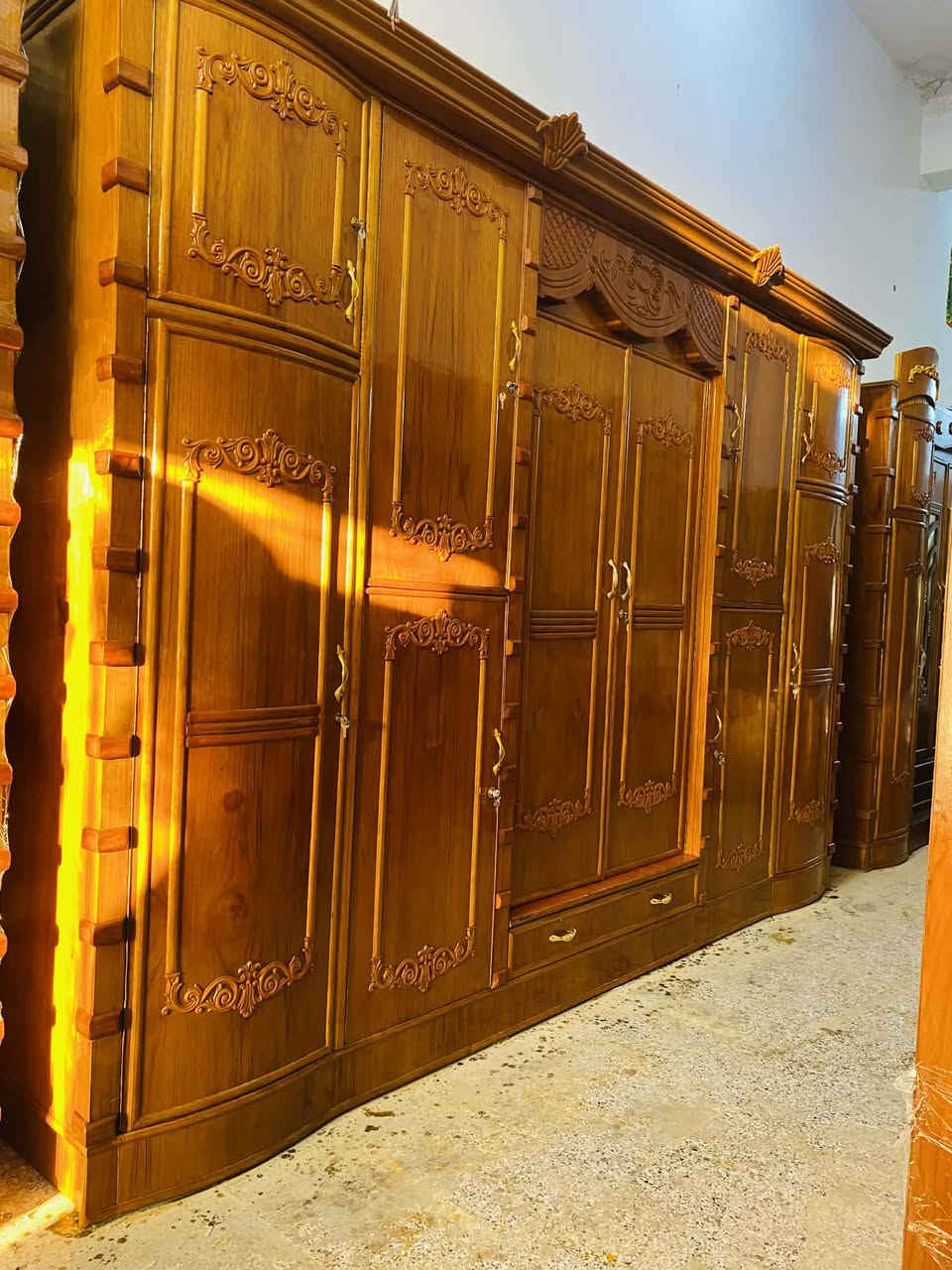 غرفة نوم عراقي مستخدم اخو الجديد وباسعار مناسبة شغل درجة اولى مرتب ضهر جرجوبة السعر 775 الف وبيها مجال للطيبين 
رقم الهاتف ***********
